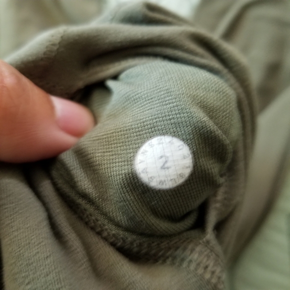 💚 LULULEMON Sage Green Align Pant 28" Sz 2 💚 - Picture 4 of 4